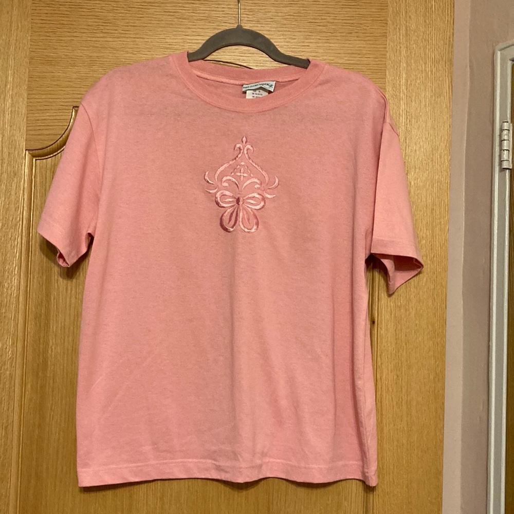 NWOT Willow Ridge women pink tops. Size M. 50%Polyester/50%cotton. Made in USA.